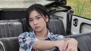 Potret Zee JKT48 yang Bikin Arief Muhammad Gemas Gegara Makan Nasi Padang Pakai Sendok