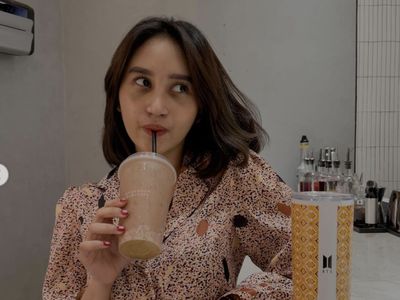 10 Potret Kulineran Permesta Dhyaz, Anak Farida Nurhan yang Hobi Makan