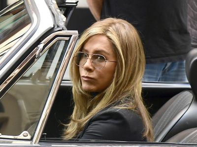 Syuting di New York, Jennifer Aniston Kok Manyun?