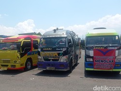 Tuntut Travel Gelap Ditindak, Sopir Elf di Cianjur Mogok Massal