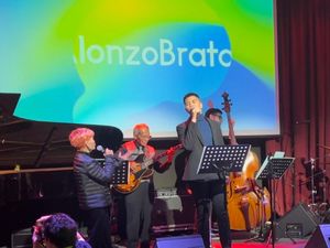 Alonzo Brata Gelar Mini Konser Usai Masuk Nominasi AMI Awards Alonzo Brata Gelar Mini Konser Usai Masuk Nominasi AMI Awards