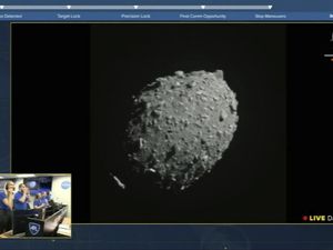 Pesawat NASA Sukses Tabrak Asteroid Dimorphos Pesawat NASA Sukses Tabrak Asteroid Dimorphos