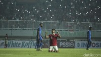 Witan Sulaeman melakukan aksi individu di kotak penalti dan melepaskan umpan ke depan gawang. Dendy langsung menyambar bola untuk membawa Indonesia unggul 2-1.  