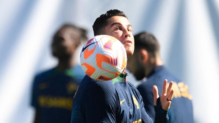 cristiano ronaldo Portugal's forward Cristiano Ronaldo attends a training session on the eve of the UEFA Nations League football match between Portugal and Spain, at the Municipal Stadium in Braga on September 26, 2022. (Photo by MIGUEL RIOPA / AFP) (Photo by MIGUEL RIOPA/AFP via Getty Images)