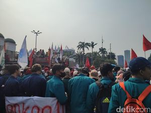 Mahasiswa Demo Hari Tani di DPR, Minta Puan Temui Massa