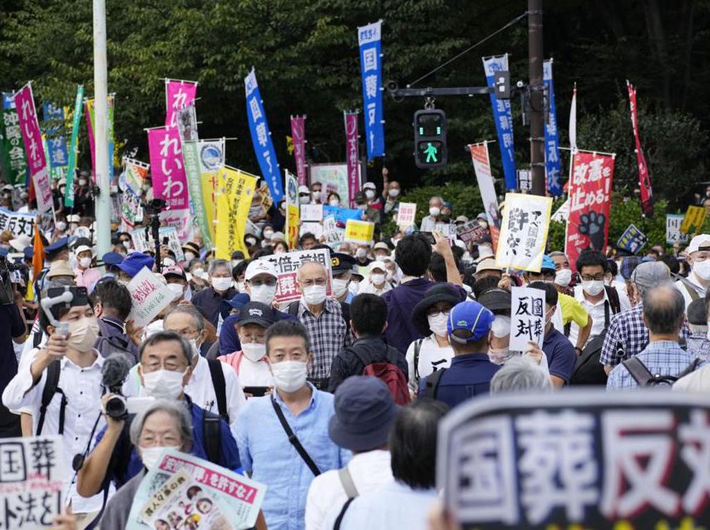 Protes Warga Jepang, Pemakaman Shinzo Abe Telan Rp 173 Miliar