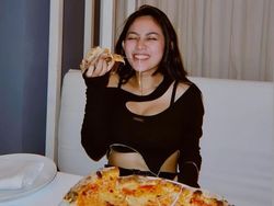 Rachel Vennya BAB Cuma 2 Kali Seminggu dan Selalu Sakit, Wajarkah?