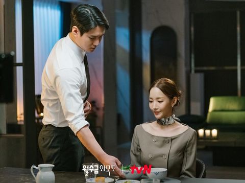 Go Kyung Pyo dan Park Min Young di Love In Contract