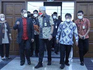 Rakor Bareng KPK-Kepala Daerah, Ganjar Singgung Sunat BLT BBM di Blora Rakor Bareng KPK-Kepala Daerah, Ganjar Singgung Sunat BLT BBM di Blora