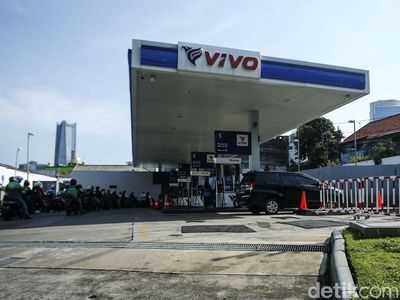Lebih Mahal dari Pertalite, Pengendara Tetap Antre BBM Vivo