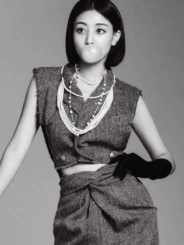 Jihyo 'TWICE' tampil cantik sebagai gadis golf di pemotretan terbaru bersama GQ Korea / foto: GQ Korea