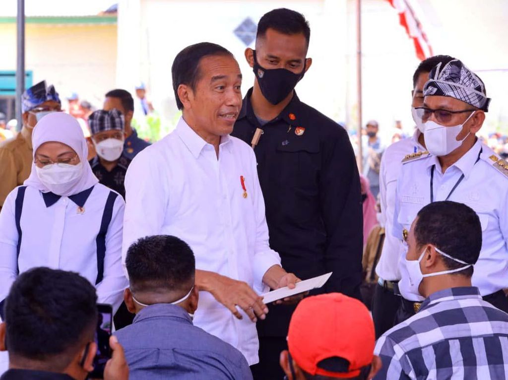Jokowi Sebar BSU Buat 79 Ribu Pekerja di Sulawesi Tenggara