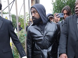 Kanye West Pamer Foto Istri Setengah Telanjang, Banjir Hujatan Netizen