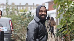 Potret Before-After Rumah Kanye West yang Mirip Parkiran Gedung