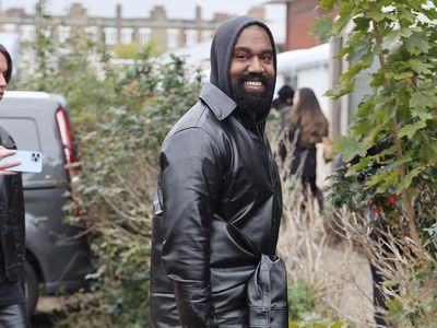 Potret Before-After Rumah Kanye West yang Mirip Parkiran Gedung