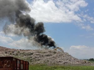 TPA Antang Makassar Terbakar, 6 Unit Damkar Dikerahkan