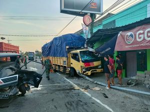 Kecelakaan Beruntun Melibatkan 3 Kendaraan di Madiun Tewaskan 2 Orang
