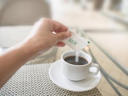 Minum Kopi Pakai Gula Memicu Masalah Kesehatan? Ini Hasil Penelitiannya