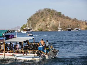 Turis ke Labuan Bajo 1 Januari Masih Nihil, Opsi Tarif Komodo Dikaji Turis ke Labuan Bajo 1 Januari Masih Nihil, Opsi Tarif Komodo Dikaji