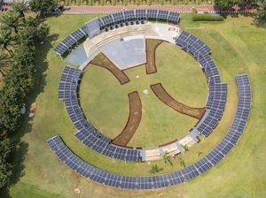 Listrik Tenaga Surya Mengalir ke Gedung DPR