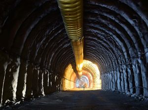 Mengintip India Bangun Jalan 422 Km Tembus Bukit