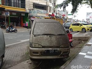 5 Fakta Mobil Legendaris Viral yang Terparkir Tahunan di Tasikmalaya 5 Fakta Mobil Legendaris Viral yang Terparkir Tahunan di Tasikmalaya