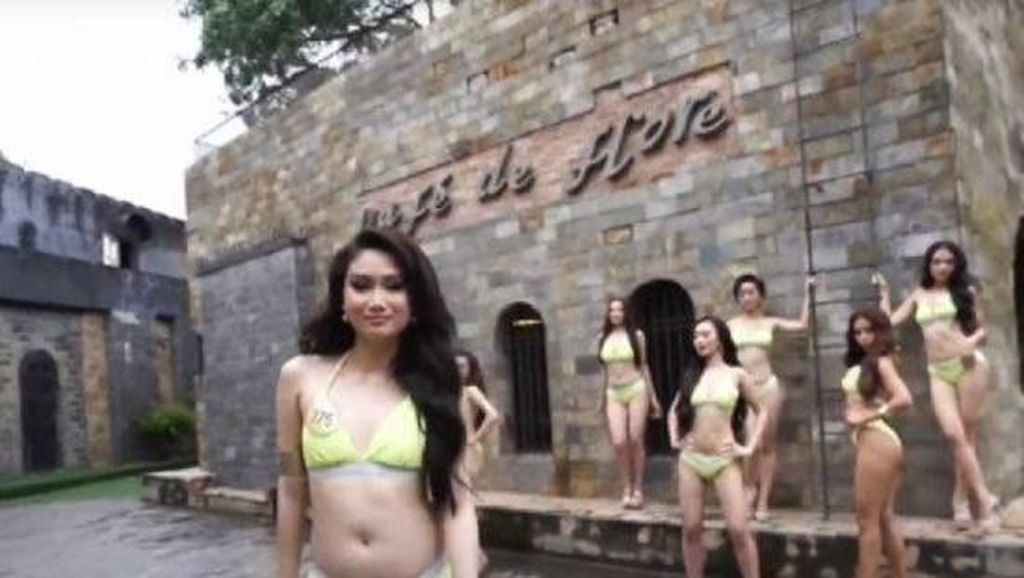 Kontes Kecantikan Viral, Perut Buncit Finalis Disorot Saat Sesi Baju Renang Kontes Kecantikan Viral, Perut Buncit Finalis Disorot Saat Sesi Baju Renang