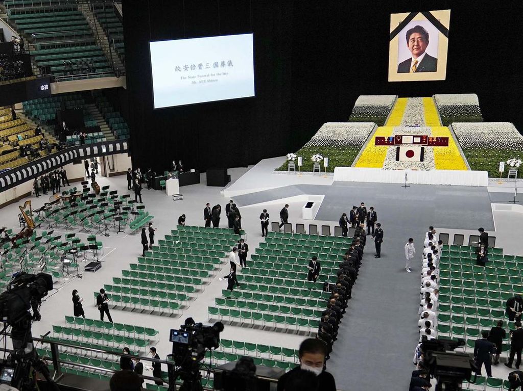 Pemakaman Kenegaraan Dimulai, Abu Shinzo Abe Dibawa Istrinya