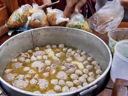 Banyak Jajanan Populer di Sekitar Sekolah yang Enak Buat Nostalgia