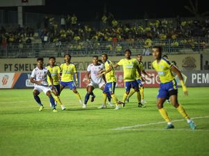 Persipa Keok 2-0 Lawan Gresik United, Pelatih: Saya Dirampok Keputusan Wasit