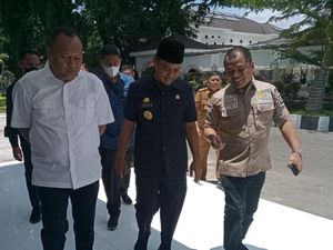 DPRD Sulsel Ungkap ASS Pede Mattoanging Dikerja 40 Hari Pakai Kontraktor Besar DPRD Sulsel Ungkap ASS Pede Mattoanging Dikerja 40 Hari Pakai Kontraktor Besar
