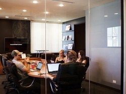 Contoh Pitch Deck yang Menarik Investor dan Cara Membuatnya