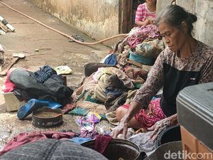 Derita Warga Pameungpeuk: Dihantui Banjir di Wilayah Pegunungan Derita Warga Pameungpeuk: Dihantui Banjir di Wilayah Pegunungan
