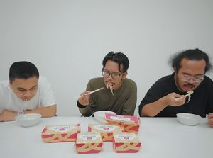 Raditya Dika Pertama Kali Cicip Mie Gacoan: Lihat Cabenya Aja Gue Lemes!