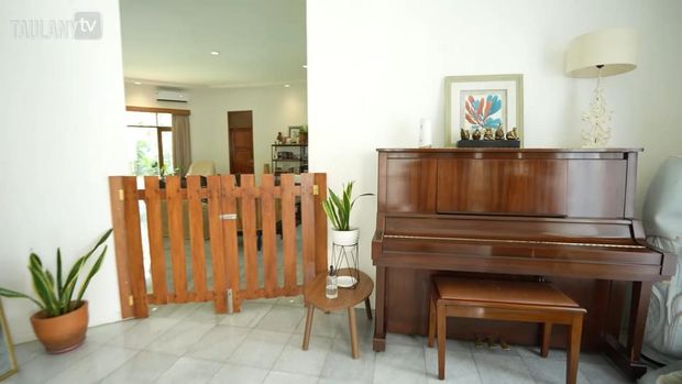 Rumah Sophia Latjuba Rumah Sophia Latjuba