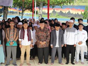 Ratusan Santri di Tasikmalaya Gaungkan Ganjar Presiden 2024