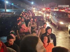 Antrean Gila Warga Keluar Rusia Hindari Mobilisasi Perang ke Ukraina Antrean Gila Warga Keluar Rusia Hindari Mobilisasi Perang ke Ukraina