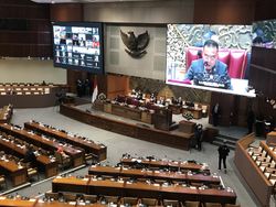 140 Dewan Hadir Fisik dan Virtual di Paripurna Pengesahan Anggota BPK