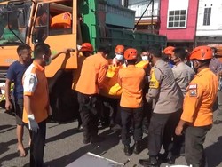 Geger Sopir Truk di Parepare Ditemukan Tewas, Dikira Tidur dalam Mobil