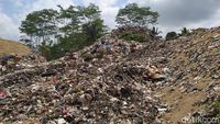 Tumpukan Sampah di TPSA Banyuurip Magelang yang Overload Sejak 2017