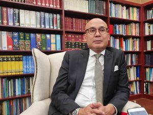 Arrmanatha Nasir Cerita Pidato hingga Outfit Menlu Retno Dipuji di PBB Arrmanatha Nasir Cerita Pidato hingga Outfit Menlu Retno Dipuji di PBB