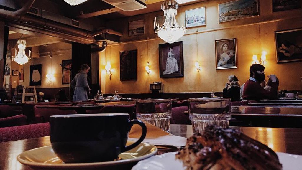 10 Kafe Terbaik di Dunia Sejak Puluhan Tahun Lalu Masih Eksis Hingga Kini 10 Kafe Terbaik di Dunia Sejak Puluhan Tahun Lalu Masih Eksis Hingga Kini