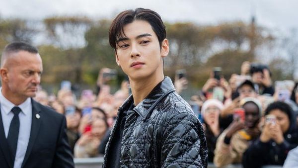 Cha Eun Woo Makin Ganteng Aja! Efek Udara Paris?