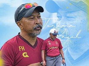 Persela Pecat Fakhri Husaini!