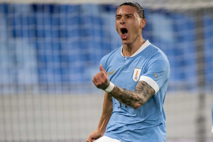 Darwin Nunez BRATISLAVA, SLOVAKIA - SEPTEMBER 27: Darwin Nunez of Uruguay celebrates after scoring goal during the international friendly match between Uruguay and Canada at Tehelne pole on September 27, 2022 in Bratislava, Slovakia. (Photo by Sebastian Frej/MB Media/Getty Images)