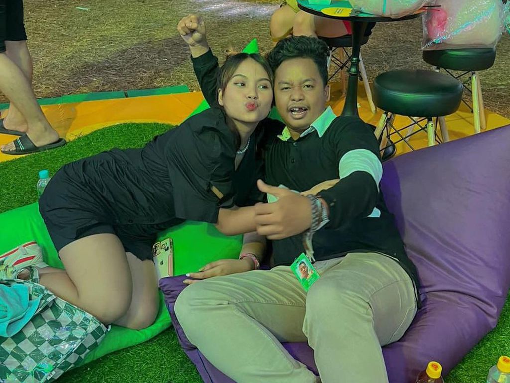 Ditha Rizky Amalia Ingin Nikah Muda, Mantap dengan Dustin Tiffani Ditha Rizky Amalia Ingin Nikah Muda, Mantap dengan Dustin Tiffani