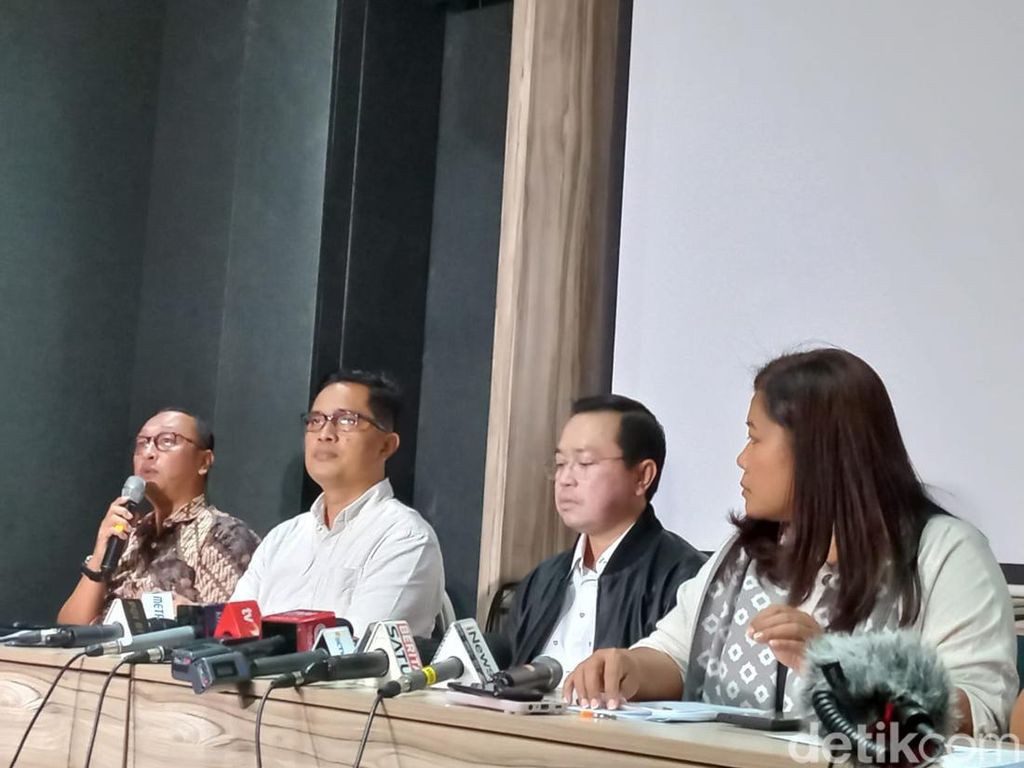 Rasamala: Beri Kesempatan Ferdy Sambo & Putri Lakukan Pembelaan Rasamala: Beri Kesempatan Ferdy Sambo & Putri Lakukan Pembelaan