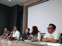 Eks Jubir KPK Diperkenalkan Khusus sebagai Pengacara Istri Ferdi Sambo Eks Jubir KPK Diperkenalkan Khusus sebagai Pengacara Istri Ferdi Sambo