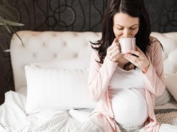 Gegara Minum Teh Raspberry, Wanita Ini Langsung Lahiran Dalam 20 Menit