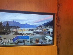 Ealah... Turis Ini Dijanjikan View Indah, tapi Ternyata Cuma Lewat CCTV